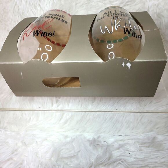 Pier one imports Christmas 🎄 wine glasses NWT! - Picture 3 of 5